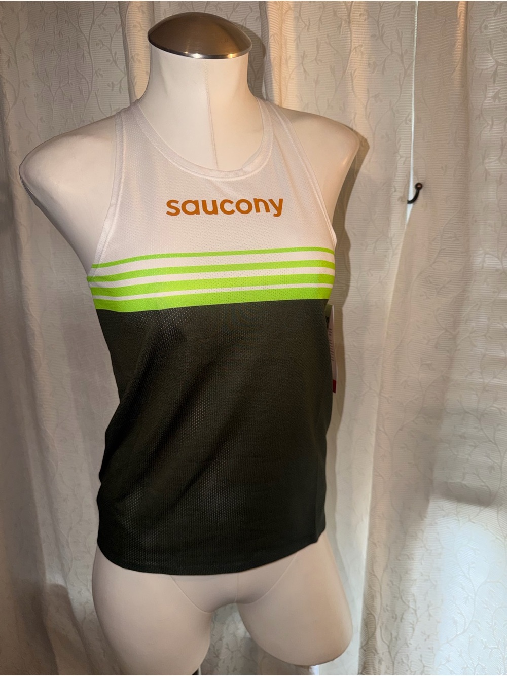 Saucony tank top